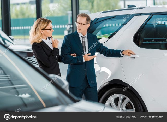 how much do car salesmen make in commission